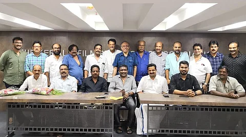 സൂപ്പര്താരങ്ങളടക്കം പ്രതിഫലം കുറച്ച ശേഷം സിനിമ തുടങ്ങാം, നിര്മ്മാതാക്കളുടെ നിര്ണായക യോഗം ഇന്ന്