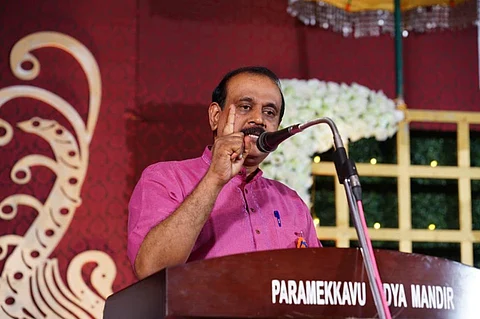 കേരളത്തില് ഹിന്ദുക്കള് കുറയുന്നു,മറ്റ് മതക്കാര് ആക്രമിക്കുന്നു, കരുത്താര്ജിക്കണമെന്നും വിദ്വേഷ പ്രസംഗവുമായി സെന്കുമാര്