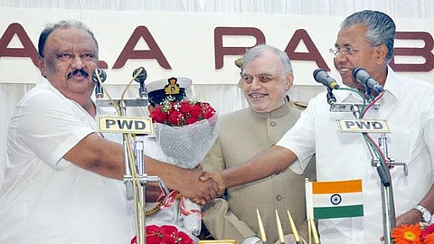 തോമസ് ചാണ്ടി 84 ലക്ഷം ലാഭിച്ചു; സര്ക്കാര് ഉത്തരവിന് പിന്നാലെ 34 ലക്ഷം രൂപ പിഴയടച്ചു തടിയൂരി