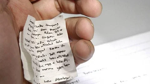 959 വിദ്യാര്ത്ഥികള് ,ഒരേ ഉത്തരം, ഒരേ തെറ്റുകള്; കൂട്ട കോപ്പിയടിയില് അമ്പരന്ന് അധ്യാപകര്