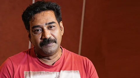 കൈലി വേഷങ്ങള് തന്നെയാണ് കംഫര്ട്ടബിള്, കോട്ടും സ്യൂട്ടും ചേരാത്തത്; ബിജു മേനോന് അഭിമുഖം