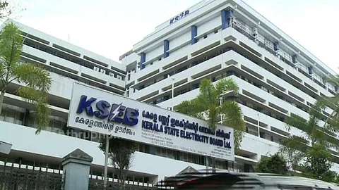 സ്വകാര്യ സ്ഥാപനങ്ങളില് നിന്ന് പിരിക്കാനുള്ളത് 937.48 കോടി; കുടിശ്ശിക പിരിക്കാതെ ജനങ്ങളെ ഷോക്കടിപ്പിച്ച് കെഎസ്ഇബി