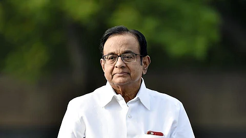 മുന്കൂര് ജാമ്യഹര്ജി പരിഗണിക്കാതെ കോടതി; ചിദംബരത്തിന്റെ അറസ്റ്റിന് സാധ്യത, മൂന്ന് കേന്ദ്രങ്ങളില് അന്വേഷണം