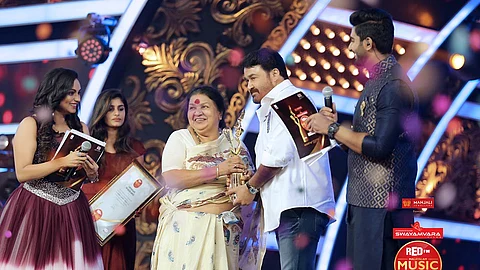 ട്രോളേണ്ടതില്ല, മികച്ച ഗായകന് അല്ല മോഹന്ലാല് സെലിബ്രിറ്റി സിംഗര്