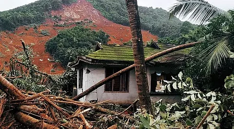‘പരിസരം എല്ലാവിധത്തിലും സുരക്ഷിതമാണെങ്കിലേ വീട്ടില് പ്രവേശിക്കാവൂ’; മുരളി തുമ്മാരുകുടി എഴുതുന്നു