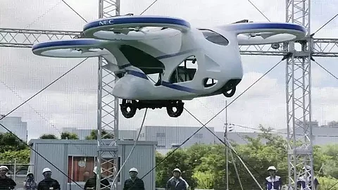 പരീക്ഷണ പറക്കൽ വിജയകരമാക്കി ജപ്പാന്റെ പറക്കും കാർ