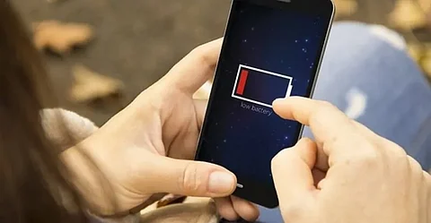 ഞൊടിയിടയില് ചാര്ജ്ജാകും ; ഗ്രാഫീന് ബാറ്ററി ടെക്നോളജിയുമായി സാംസങ്ങും ഹുവായിയും