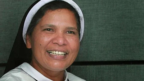 പരാതികള് പിന്വലിച്ച് മാപ്പ് പറയണമെന്ന് സഭ; തനിക്ക് നേരെ ദ്രോഹം തുടരുന്നുവെന്നും മഠം വിട്ടിറങ്ങില്ലെന്നും സിസ്റ്റര് ലൂസി കളപ്പുര