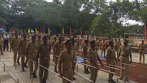 ‘മൂന്ന് പേര് ചെയ്ത തെറ്റിന് ഞങ്ങളെ എന്തിന് പുറത്ത് നിര്ത്തണം’; പോലീസ് കോണ്സ്റ്റബിള് ലിസ്റ്റിലെ ഉദ്യോഗാര്ത്ഥികള് ചോദിക്കുന്നു