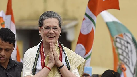 സോണിയാ ഗാന്ധി കോണ്ഗ്രസ് ഇടക്കാല പ്രസിഡന്റ്