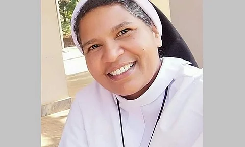 സിസ്റ്റര് ലൂസി കളപ്പുരയെ മഠത്തില് പൂട്ടിയിട്ടു; പോലീസെത്തി മോചിപ്പിച്ചു