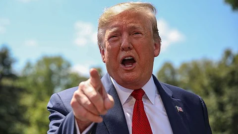 ചുഴലിക്കാറ്റിനെ ആറ്റം ബോംബിട്ട് തകര്ക്കണമെന്ന് ട്രംപ് ; നിര്ദേശം പ്രകൃതിക്ഷോഭം വിലയിരുത്താനുള്ള ഉന്നതതല യോഗത്തില്