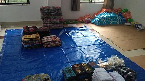 ‘ഞങ്ങൾ കൈ നീട്ടുകയാണ്, തട്ടിയെറിയരുത്’; ദുരിതബാധിതർക്ക് ഭക്ഷണം നൽകാൻ പോലും കഴിയുന്നില്ലെന്ന് വൊളന്റിയേഴ്സ്