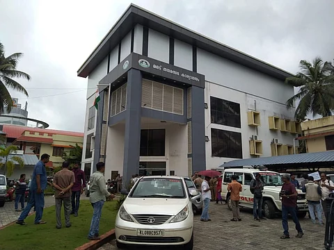 മരടിലെ ഫ്ളാറ്റുകള് ഒഴിയാന് നഗരസഭ നോട്ടീസ് നല്കും; ഉടമകള്ക്ക് അനുകൂലമായുള്ള വികാരം സര്ക്കാരിനെ അറിയിക്കുമെന്ന് നഗരസഭാ അധ്യക്ഷ