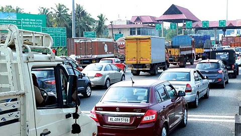 ടോള് പിരിവ്: നാളെ മുതല് ഫാസ് ടാഗ് നിര്ബന്ധം; ആശയക്കുഴപ്പം മാറാതെ ഉടമകള്