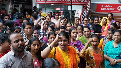 ‘മുത്തൂറ്റ് തൊഴിലാളികള്ക്ക് സമരത്തിന് അവകാശമുണ്ട്’; മധ്യസ്ഥ ചര്ച്ചകളോട് മാനേജ്മെന്റ് സഹകരിക്കണമെന്നും ഹൈക്കോടതി