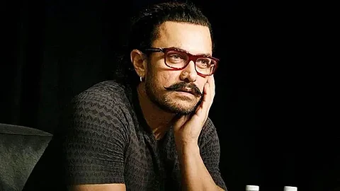 മീടൂ മൂവ്മെന്റിന്റെ ഭാഗമായി പിന്മാറിയ ചിത്രം വീണ്ടും ചെയ്യാന് ആമിര് ഖാന്; ആരോപണവിധേയനായ സംവിധായകന്റെ ചിത്രത്തില് നായകന്