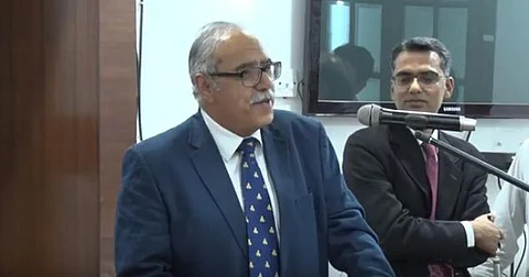 സര്ക്കാരിനെയും സൈന്യത്തെയും കോടതിയെയും വിമര്ശിക്കുന്നത് രാജ്യദ്രോഹമല്ല, വിയോജിക്കാനുള്ള സ്വാതന്ത്ര്യം പ്രധാനം:ജസ്റ്റിസ് ദീപക് ഗുപ്ത