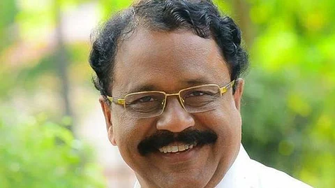 ‘ഇടത് വിജയം ചെങ്കൊടിയും സഖാക്കളെ വിളിയുമില്ലാതെ’;വോട്ട് കുറഞ്ഞത് ബിജെപിക്കല്ല എന്ഡിഎയ്ക്കെന്നും ശ്രീധരന്പിള്ള