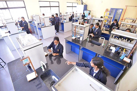 മികച്ച സര്ക്കാര് സ്കൂളുകളില് നാലെണ്ണം കേരളത്തില്; രണ്ടാം സ്ഥാനത്ത് നടക്കാവ് ഗേള്സ് സ്കൂള്