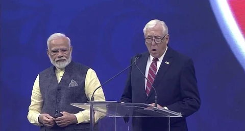 മോദിയെ നിര്ത്തി നെഹ്റുവിനെ വാഴ്ത്തി അമേരിക്കന് സഭാ നേതാവ്; ബഹുസ്വര, മതേതര വീക്ഷണങ്ങള് ഓര്മ്മിപ്പിച്ച് സ്റ്റെനി ഹോയര്