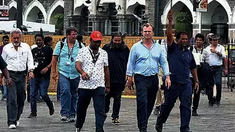 ‘മാസ്റ്റര് അറ്റ് വര്ക്ക്’; ‘ടെനെറ്റി’നായി ക്രിസ്റ്റഫര് നോളന് മുംബൈയില്