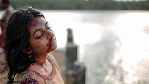 ചുറ്റും വെള്ളമുണ്ടെന്ന് വിശ്വസിച്ച് അഭിനയിക്കാന് ബുദ്ധിമുട്ടി: എസ്തര് അനില് അഭിമുഖം