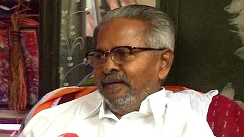 ‘നല്ല ചികിത്സ കൊടുക്കേണ്ട സ്ഥിതി’ ; വട്ടിയൂര്ക്കാവ് തോല്വിയില് കോണ്ഗ്രസ് നേതൃത്വത്തിനെതിരെ പൊട്ടിത്തെറിച്ച് പീതാംബരക്കുറുപ്പ്