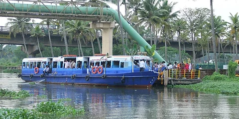 കൊച്ചി വാട്ടര് മെട്രോയ്ക്ക് അനുമതി; കായലുകളുടെ സ്വാഭാവിക ഒഴുക്ക് തടസ്സപ്പെടുത്തരുതെന്ന് പരിസ്ഥിതി മന്ത്രാലയം