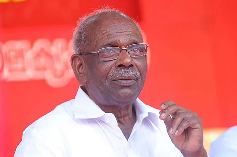 ‘കാള പെറ്റെന്ന് ഘോഷിക്കുന്നവര്,കയറുമായി ഇങ്ങോട്ട് വരണ്ട’; കാര് ഓടിയത് കൊടുംവളവുകളിലൂടെയും പുളവുകളിലൂടെയുമെന്ന് എംഎം മണി