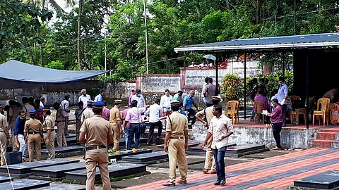 കൂടത്തായിയിലെ കൂട്ടമരണം: റോയിയുടെ ഭാര്യ ജോളി കസ്റ്റഡിയില്; മരണ കാരണം സയനൈഡെന്ന് പോലീസ്