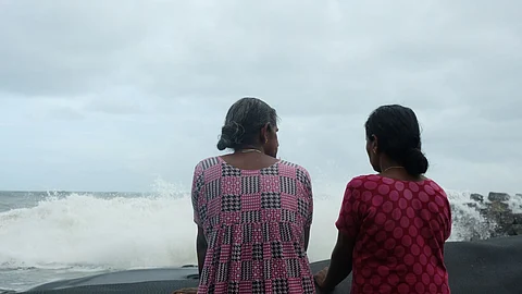 കടലാക്രമണമേഖലയിലുള്ള മത്സ്യത്തൊഴിലാളികളെ മാറ്റിപ്പാര്പ്പിക്കും; പദ്ധതിയിലുള്ളത് പതിനെട്ടായിരത്തിലധികം പേര്