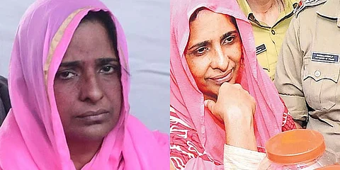 ‘ബാക്കി സയനേഡ് വീട്ടിലുണ്ട്, എനിക്കായി കരുതിവെച്ചതാണ്’ ; ജോളിയുടെ വെളിപ്പെടുത്തലില് കണ്ടെത്തിയത് തുണിയില് പൊതിഞ്ഞ് സൂക്ഷിച്ച കുപ്പി