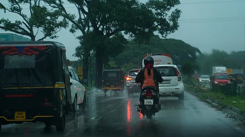 ബംഗാള് ഉള്ക്കടലില് ന്യൂനമര്ദ്ദം; തെക്കന് ജില്ലകളില് ശക്തമായ മഴയ്ക്ക് സാധ്യത