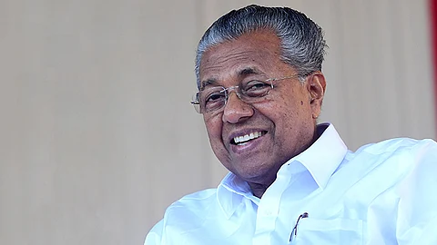 ആരുടെയും മുണ്ടിന്റെ കോന്തലക്ക് കെട്ടിയിടാവുന്നവരല്ല ജനങ്ങളെന്ന് പിണറായി വിജയന്