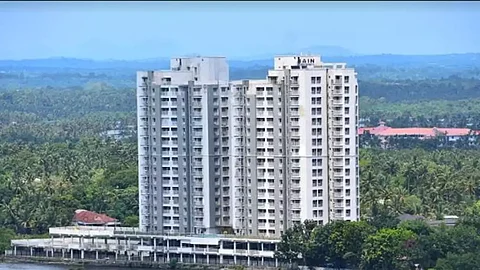 മരട്: അന്വേഷണം രാഷ്ട്രീയക്കാരിലേക്കും; മുന്പഞ്ചായത്ത് ഭരണസമിതി അംഗങ്ങളെ ചോദ്യം ചെയ്യും