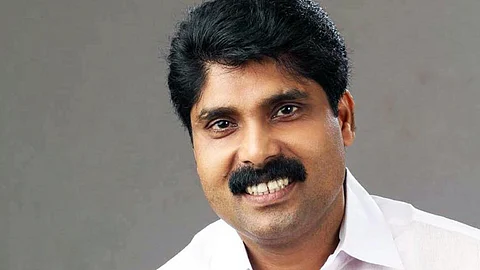 സ്വത്ത് തട്ടിയെടുക്കല് കേസില് ടി സിദ്ദിഖിനെതിരെ അന്വേഷണം; ജഡ്ജിയുടെ ഭൂമിക്ക് വ്യാജ ഒസ്യത്തുണ്ടാക്കിയെന്ന് പരാതി