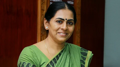 ‘മേയറെ മാറ്റിയാല് രാജി’; കോണ്ഗ്രസിനെ വെട്ടിലാക്കി കൗണ്സിലര്മാര്; സൗമിനി ജെയിനിനെ തലസ്ഥാനത്തേക്ക് വിളിച്ചു