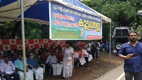 ‘മരണാനന്തര ബഹുമതിയായെങ്കിലും പാക്കേജ് നടപ്പിലാക്കുമോ?’; മൂലമ്പിള്ളിയില് നിന്ന് കുടിയൊഴിപ്പിക്കപ്പെട്ടവര് വീണ്ടും സമരരംഗത്ത്