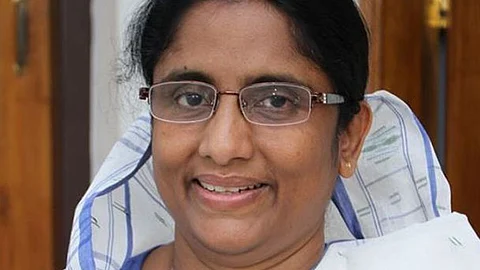 അരൂരിലെ യുഡിഎഫ് സ്ഥാനാര്ത്ഥി ഷാനിമോള് ഉസ്മാനെതിരെ ജാമ്യമില്ലാ വകുപ്പ് പ്രകാരം കേസ്