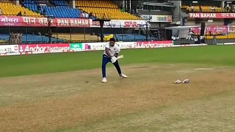 അശ്വിന്റെ ഇടംകൈ ബാറ്റിങ്ങില് അമ്പരന്ന് ക്രിക്കറ്റ് പ്രേമികൾ ; ഋഷഭ് പന്തിനേക്കാൾ കേമനെന്ന് സോഷ്യല് മീഡിയ