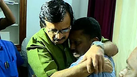 ഷഹ്ലയുടെ കുടുംബത്തോട് മാപ്പ് പറഞ്ഞ് സി രവീന്ദ്രനാഥ് ; വീട്ടിലെത്തി മാതാപിതാക്കളെ ആശ്വസിപ്പിച്ച് വിദ്യാഭ്യാസ മന്ത്രി