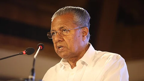 ‘കാലതാമസമുണ്ടാക്കി മാനസികോല്ലാസം അനുഭവിക്കുന്ന സാഡിസ്റ്റ് മനോഭാവക്കാരുണ്ട്’; ഉദ്യോഗസ്ഥര് സാധാരണക്കാരെ ആദരിക്കണമെന്ന് മുഖ്യമന്ത്രി