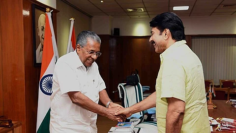 ‘മുഖ്യമന്ത്രിയാകാന്’ മുഖ്യമന്ത്രിയെ കണ്ട് മമ്മൂട്ടി