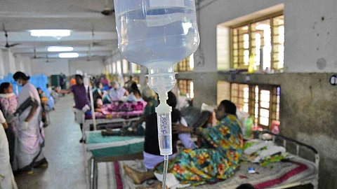 കാരുണ്യ പദ്ധതി പ്രതിസന്ധിയിലേക്ക്; സര്ക്കാര് ഫണ്ട് നല്കാത്തതിനാല് പിന്മാറുന്നത് 194 ആശുപത്രികള്