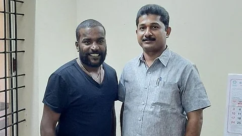 ‘ജയിലിലാണെന്ന് ചിലര് പ്രചരിപ്പിച്ച എം സ്വരാജാണ് ഒപ്പമുള്ളത്’; എംഎല്എയോടൊത്തുള്ള ചിത്രം പങ്കുവെച്ച് നടന് മണികണ്ഠന് ആചാരി