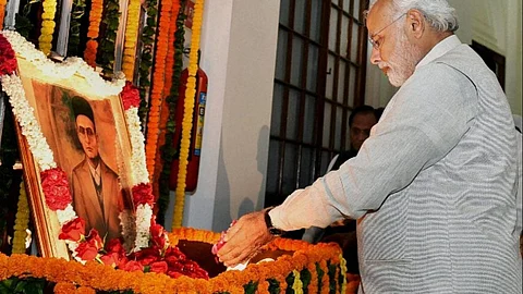 ഫാസിസ്റ്റുകള് ചരിത്രം തകര്ത്താല് നാം എങ്ങനെ ചെറുക്കും?