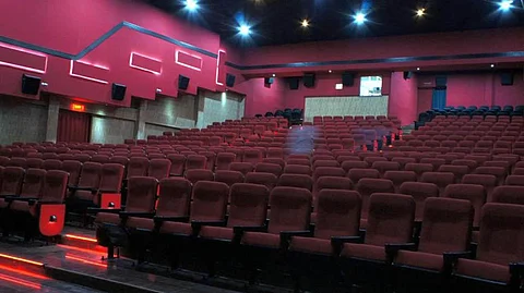 വ്യാഴാഴ്ച സിനിമ മുടക്കം, വിനോദ നികുതിക്കെതിരെ പ്രക്ഷോഭം കടുപ്പിക്കാന് സിനിമാ മേഖല