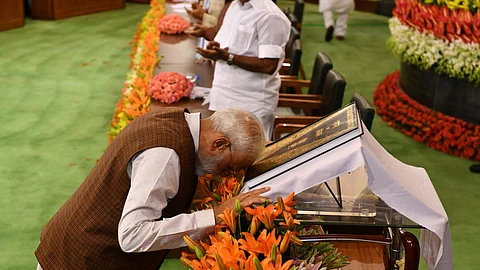 ‘നമ്മെ ബന്ധിപ്പിക്കുന്നത് ഭരണഘടന’;ജീവിച്ചിരുന്നുവെങ്കില് ഏറ്റവും സന്തോഷമുള്ള മനുഷ്യന് അംബേദ്കര് ആയിരിക്കുമെന്നും നരേന്ദ്രമോദി