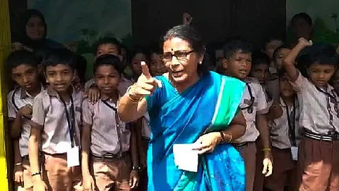 ലൂസി ടീച്ചര് 